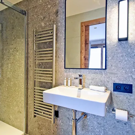 Apartment De Standing, 3 Chambres, Terrasse, Conciergerie, Centre Meribel - Fr-1-613-45